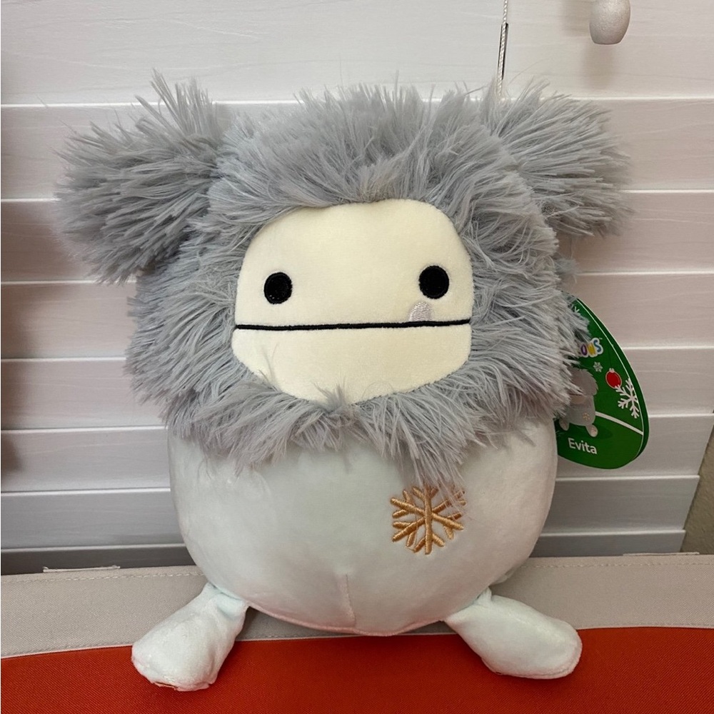 7.5” Evita Squishmallow